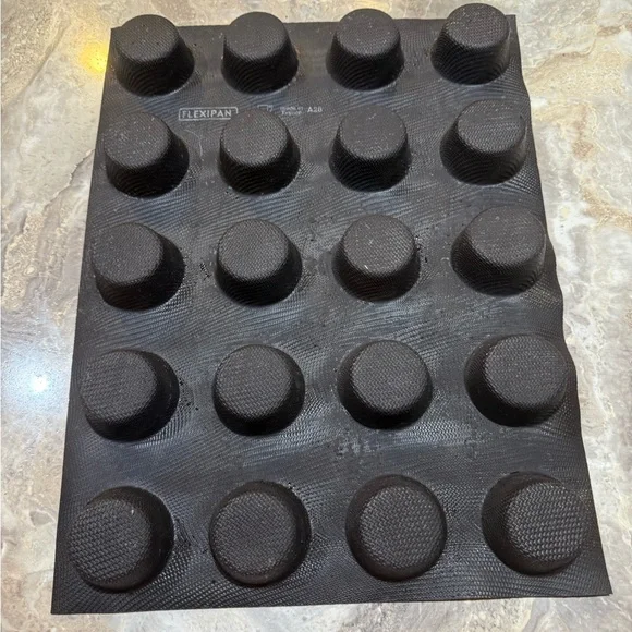 Demarle Non-Stick Black Silicone Mini Muffin Mold - Picture 2 of 3